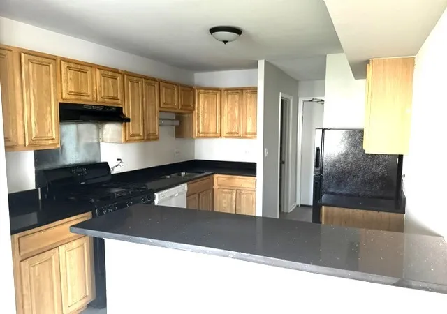Photo 4 of Condo for sale at 2000 Bayside Dr #110, Palatine, IL 60074 | MLS# 12773184 | Listing updated on 2026-10-12