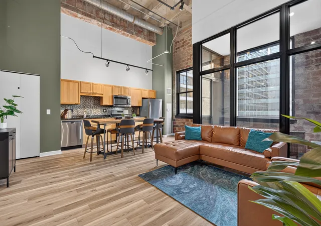 Photo 4 of Condo for sale at 20 N State St #1012, Chicago, IL 60602 | MLS# 12773189 | Listing updated on 2026-09-30