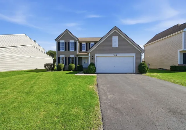Photo 2 of Single family home for sale at 706 Silver Fox Dr, Joliet, IL 60431 | MLS# 12773210 | Listing updated on 2026-10-06
