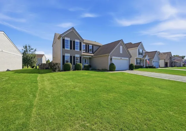 Photo 3 of Single family home for sale at 706 Silver Fox Dr, Joliet, IL 60431 | MLS# 12773210 | Listing updated on 2026-10-06