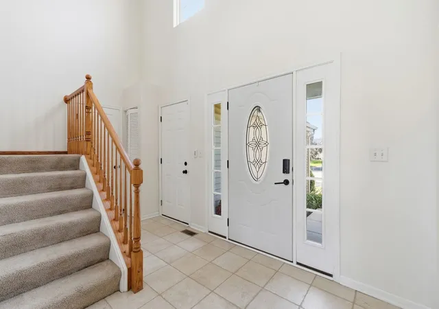 Photo 3 of Single family home for sale at 706 Silver Fox Dr, Joliet, IL 60431 | MLS# 12773210 | Listing updated on 2026-10-06