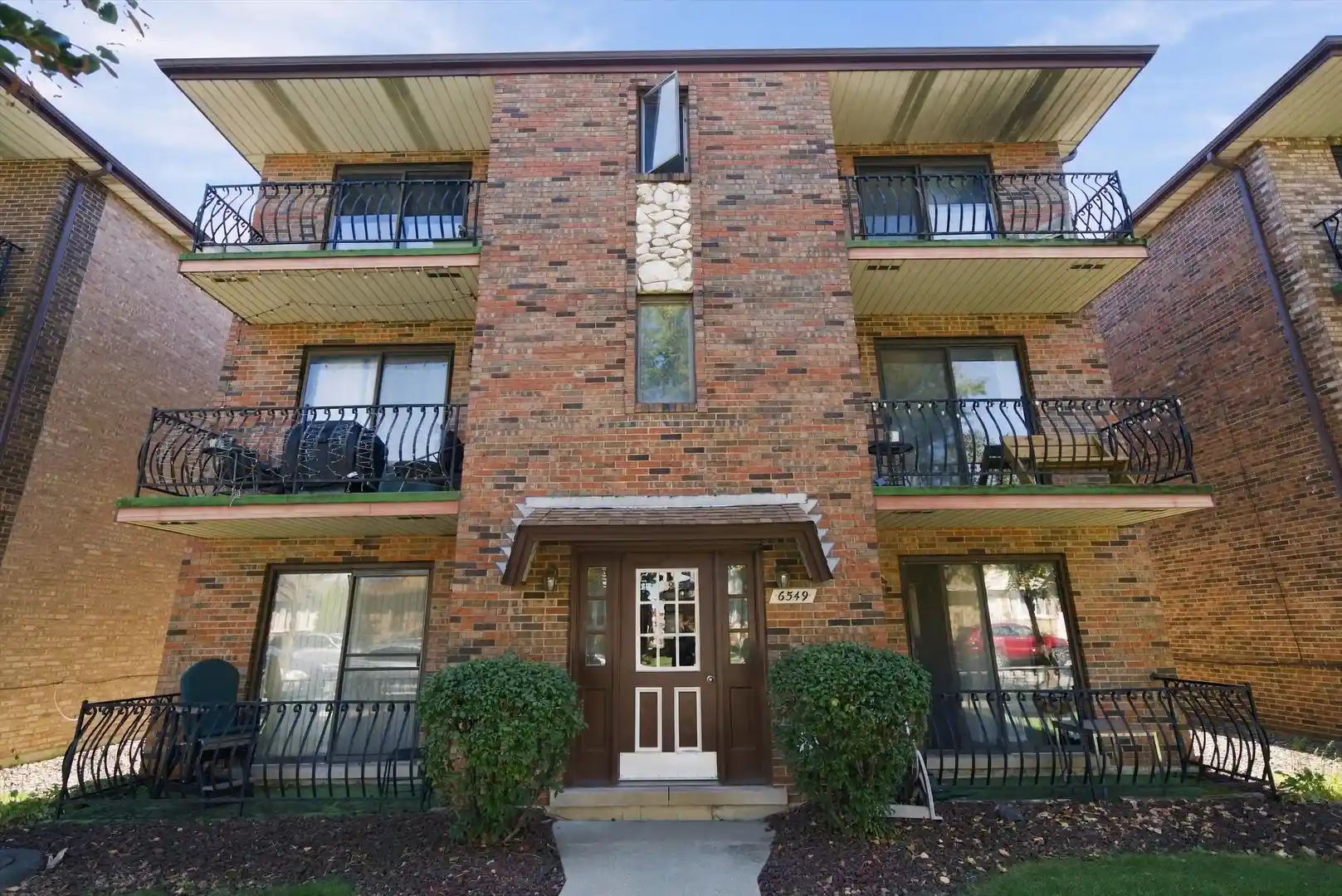Listing Photo 1 - Condo for sale in 6545 W 64Th Pl located at 6545 W 64Th Pl, Chicago, IL 60638 - Unit #2W