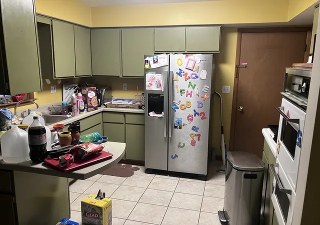 Photo 3 of Single family home for sale at 1333 Eastview Dr, Waukegan, IL 60085 | MLS# 12773216 | Listing updated on 2026-10-06