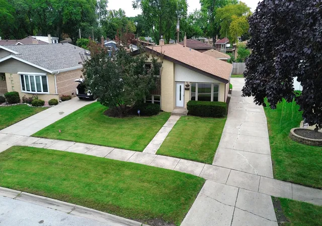 Photo 1 of Single family home for sale at 10107 Lawrence Ct, Oak Lawn, IL 60453 | MLS# 12773218 | Listing updated on 2026-10-06