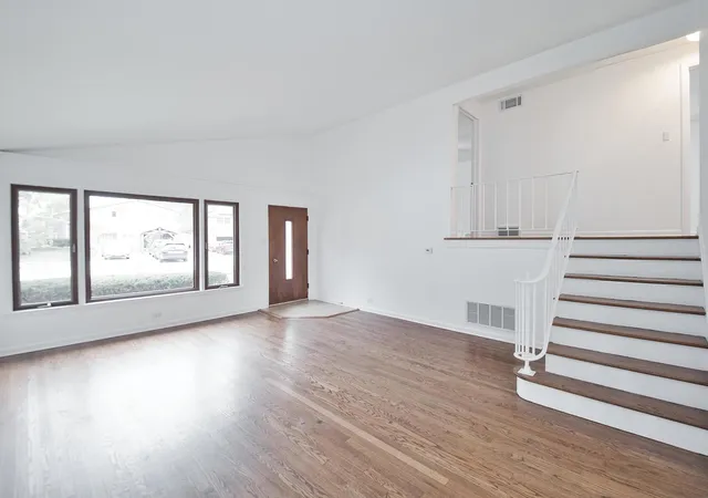 Photo 4 of Single family home for sale at 10107 Lawrence Ct, Oak Lawn, IL 60453 | MLS# 12773218 | Listing updated on 2026-10-06