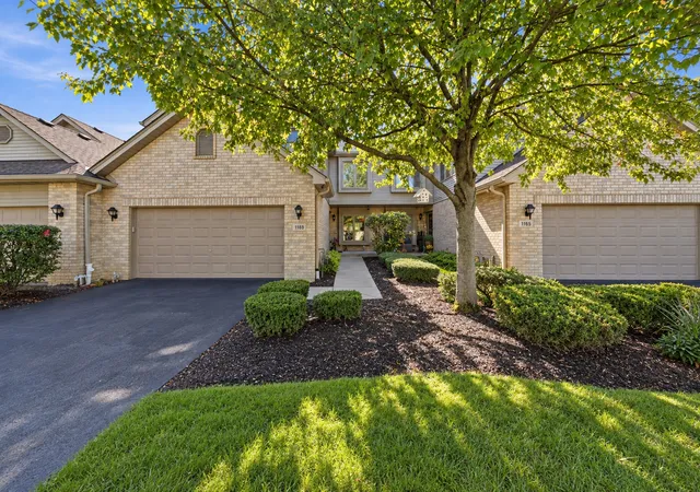 Photo 2 of Townhouse for sale at 1169 Amber Dr, Lemont, IL 60439 | MLS# 12773219 | Listing updated on 2026-10-20