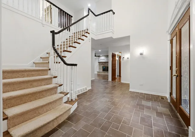 Photo 2 of Single family home for sale at 4 Auburn Ln, Barrington Hills, IL 60010 | MLS# 12773233 | Listing updated on 2026-10-08