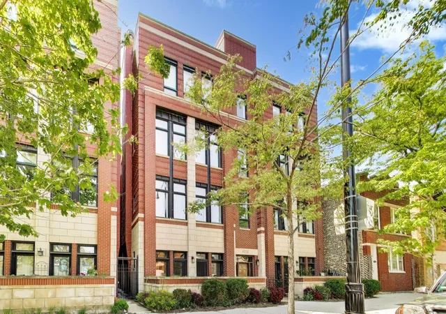 Photo 2 of Condo for sale at 4110 N Western Ave #4N, Chicago, IL 60618 | MLS# 12773243 | Listing updated on 2026-10-07