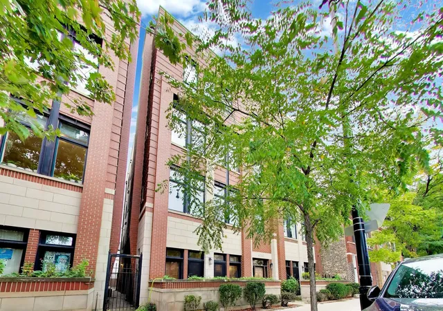 Listing Photo 4 - Condo for sale in building located at 4110 N Western Ave, Chicago, IL 60618 - Unit #4N