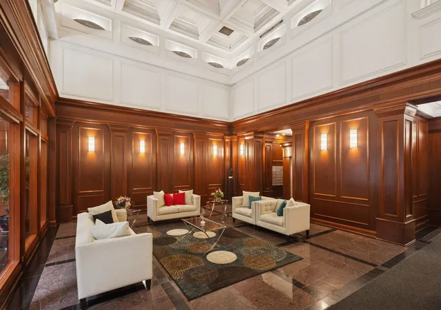 Listing Photo 4 - Condo for sale in building located at 212 W Washington St, Chicago, IL 60606 - Unit #1908
