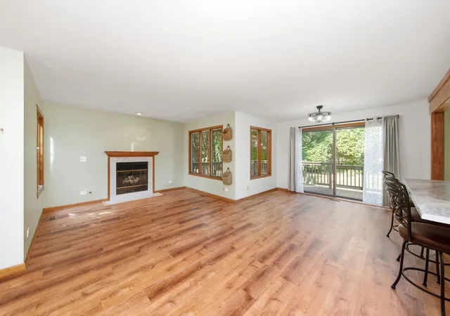 Listing Photo 4 - Condo for sale in building located at 1108 Lodgepole Ct, Darien, IL 60561 - Unit #1108