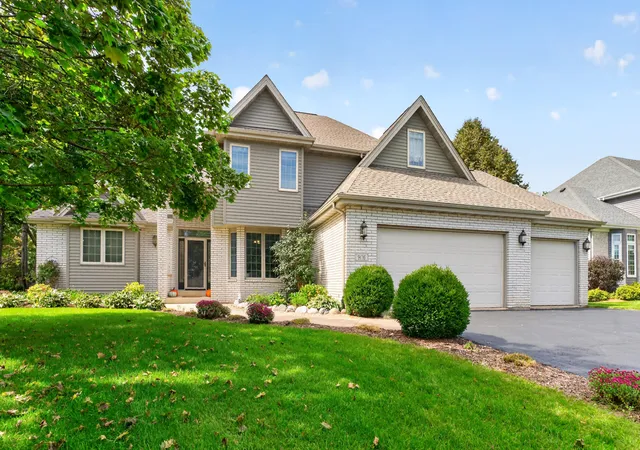 Photo 4 of Single family home for sale at 9176 Forest Ridge Dr, Roscoe, IL 61073 | MLS# 12773261 | Listing updated on 2026-10-07