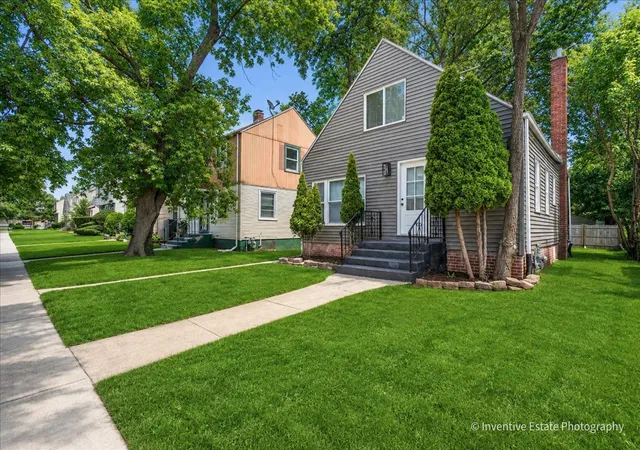 Photo 2 of Single family home for sale at 14813 Evers St, Dolton, IL 60419 | MLS# 12773263 | Listing updated on 2026-10-06