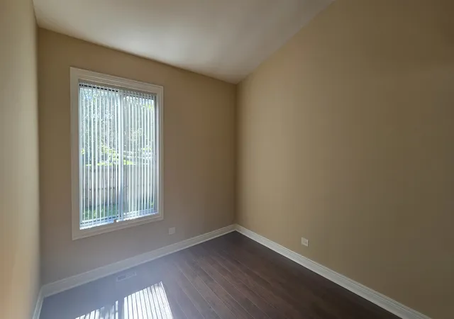 Listing Photo 5 - Condo for sale in building located at 792 Trinity Ct, Carol Stream, IL 60188