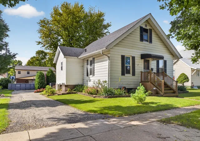 Photo 2 of Single family home for sale at 210 S 10th Street, Rochelle, IL 61068 | MLS# 12773265 | Listing updated on 2026-10-07