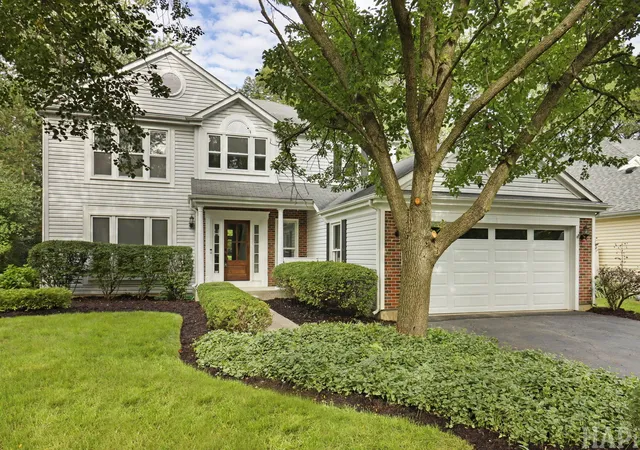 Photo 2 of Single family home for sale at 72 Julie Ln, Vernon Hills, IL 60061 | MLS# 12773269 | Listing updated on 2026-10-02