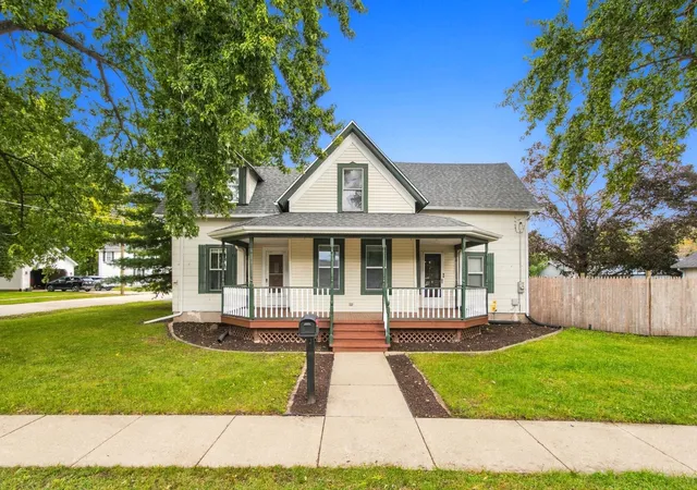 Single family home for sale at 20 N Joles St, Sandwich, IL 60548 | MLS# 12773275