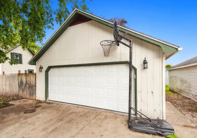 Photo 2 of Single family home for sale at 20 N Joles St, Sandwich, IL 60548 | MLS# 12773275 | Listing updated on 2026-10-03