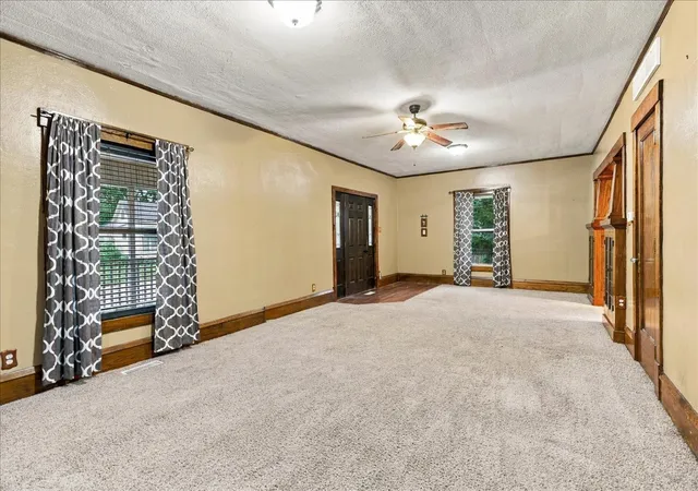 Photo 3 of Single family home for sale at 311 E Jefferson St, Clinton, IL 61727 | MLS# 12773281 | Listing updated on 2026-10-06