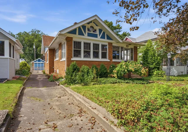 Photo 1 of Single family home for sale at 437 49th Street, Moline, IL 61265 | MLS# 12773282 | Listing updated on 2026-10-06