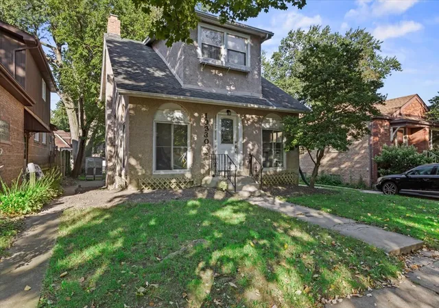 Photo 2 of Single family home for sale at 10330 S Artesian Ave, Chicago, IL 60655 | MLS# 12773305 | Listing updated on 2026-10-07