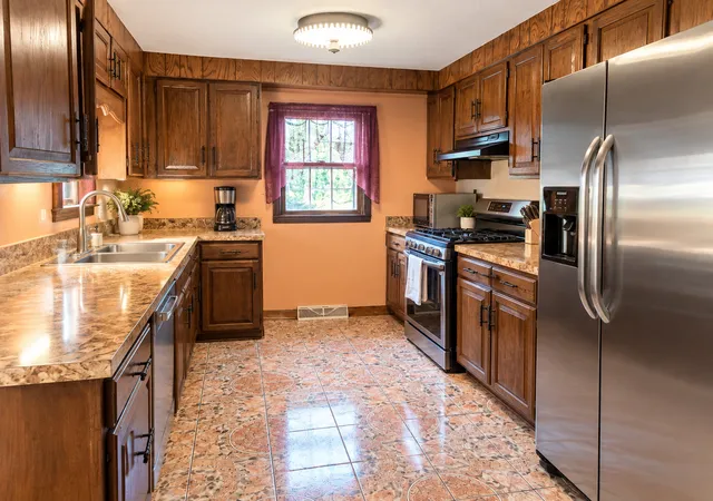 Photo 2 of Single family home for sale at 2903 Gabriel Ave, Zion, IL 60099 | MLS# 12773308 | Listing updated on 2026-10-06
