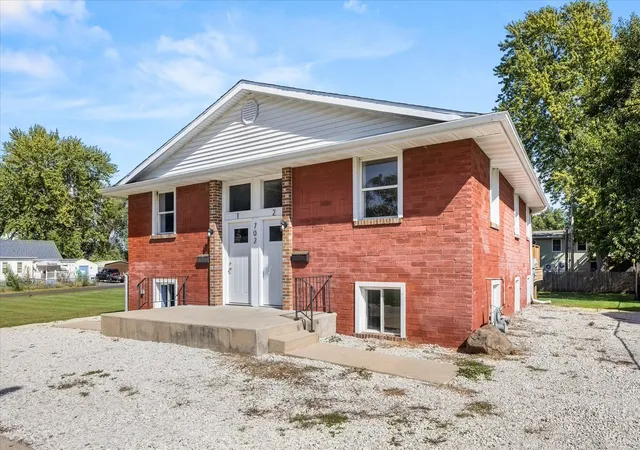 Photo 2 of Multi family home for sale at 702 4th Avenue, Ottawa, IL 61350 | MLS# 12773310 | Listing updated on 2026-10-08