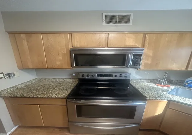 Photo 4 of Condo for sale at 67 Kimbark Rd #1, Riverside, IL 60546 | MLS# 12773312 | Listing updated on 2026-10-07