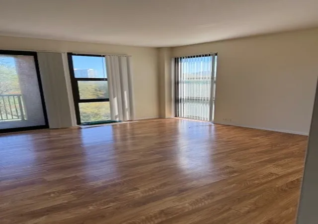 Photo 3 of Condo for sale at 2921 S Michigan Ave #517, Chicago, IL 60616 | MLS# 12773315 | Listing updated on 2026-10-08