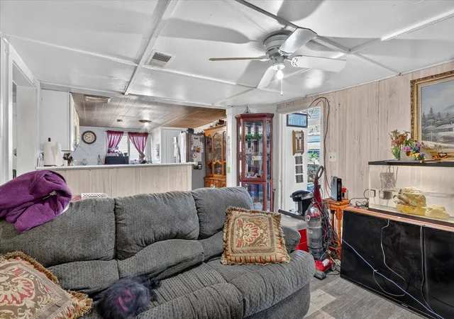Photo 3 of Single family home for sale at 2831 Collins St, Rockford, IL 61109 | MLS# 12773319 | Listing updated on 2026-10-06