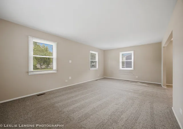 Photo 2 of Single family home for sale at 651 Woodhollow Ln, Buffalo Grove, IL 60089 | MLS# 12773324 | Listing updated on 2026-10-06