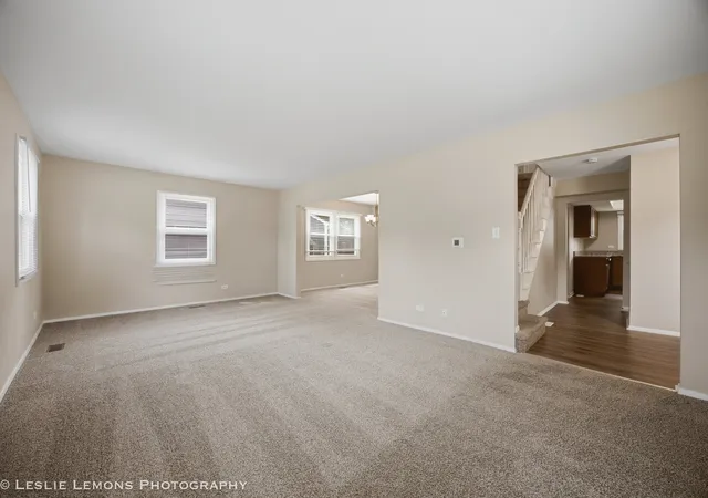 Photo 3 of Single family home for sale at 651 Woodhollow Ln, Buffalo Grove, IL 60089 | MLS# 12773324 | Listing updated on 2026-10-06