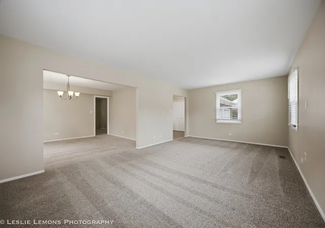 Photo 3 of Single family home for sale at 651 Woodhollow Ln, Buffalo Grove, IL 60089 | MLS# 12773324 | Listing updated on 2026-10-06