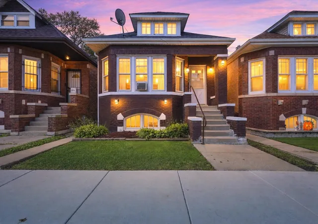 Photo 2 of Single family home for sale at 5708 S Richmond St, Chicago, IL 60629 | MLS# 12773333 | Listing updated on 2026-10-07