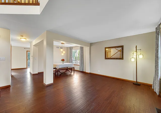 Photo 2 of Single family home for sale at 15 Berkshire Ct, South Elgin, IL 60177 | MLS# 12773334 | Listing updated on 2026-10-03