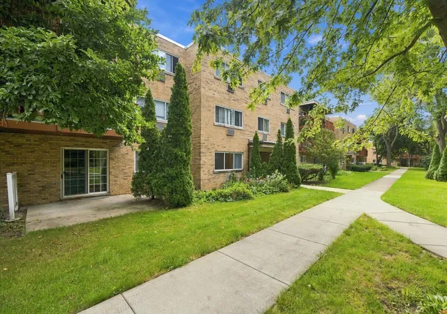 Photo 2 of Condo for sale at 702 Dempster St #G4, Mount Prospect, IL 60056 | MLS# 12773357 | Listing updated on 2026-10-06