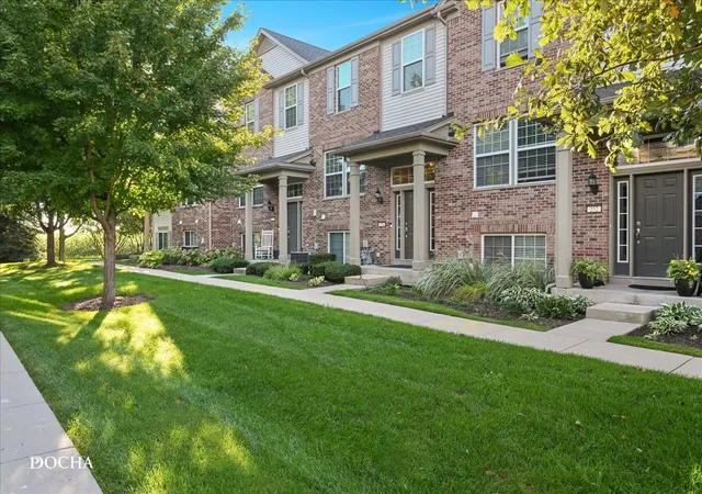 Photo 2 of Townhouse for sale at 234 Devoe Dr, Oswego, IL 60543 | MLS# 12773366 | Listing updated on 2026-10-03