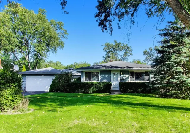 Photo 1 of Single family home for sale at 3136 Bellwood Ln, Glenview, IL 60026 | MLS# 12773384 | Listing updated on 2026-10-08