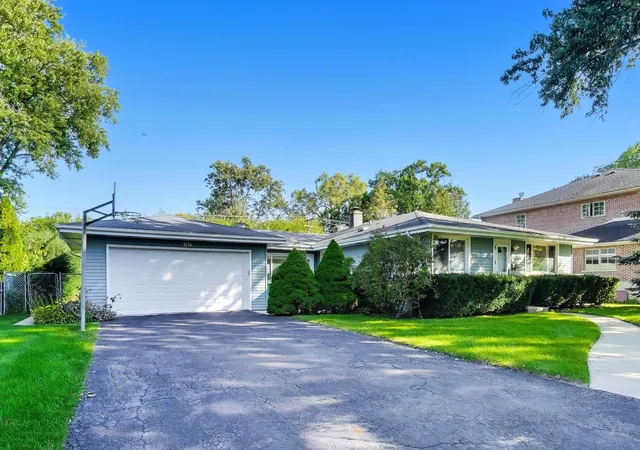 Photo 2 of Single family home for sale at 3136 Bellwood Ln, Glenview, IL 60026 | MLS# 12773384 | Listing updated on 2026-10-08
