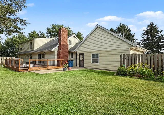 Photo 2 of Single family home for sale at 2016 E 2100 North Rd, Watseka, IL 60970 | MLS# 12773395 | Listing updated on 2026-10-08