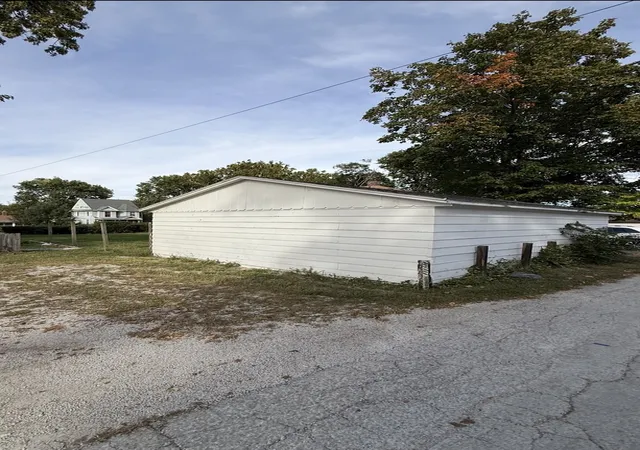 Photo 4 of Land for sale at 607 E Jefferson St, Bloomington, IL 61701 | MLS# 12773406 | Listing updated on 2026-10-06