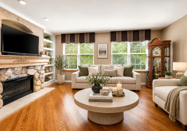 Photo 3 of Sale Pending at 505 Pheasant Trl, St. Charles, IL 60174 | MLS# 12773413 | Listing updated on 2026-10-29