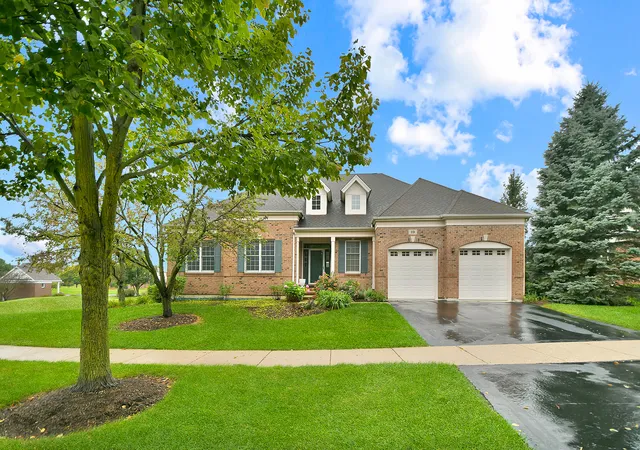 Single family home for sale at 19 Eagle Ridge Dr, Hawthorn Woods, IL 60047 | MLS# 12773415