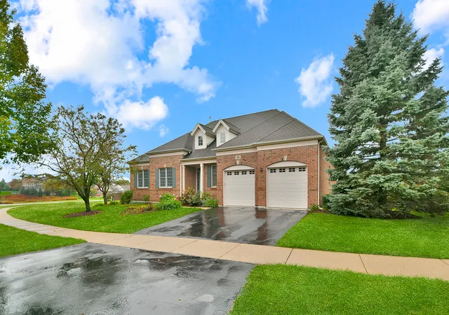 Photo 1 of Single family home for sale at 19 Eagle Ridge Dr, Hawthorn Woods, IL 60047 | MLS# 12773415 | Listing updated on 2026-10-03