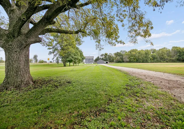 Photo 4 of Single family home for sale at 250 W Frontage St, Sheldon, IL 60966 | MLS# 12773416 | Listing updated on 2026-10-06