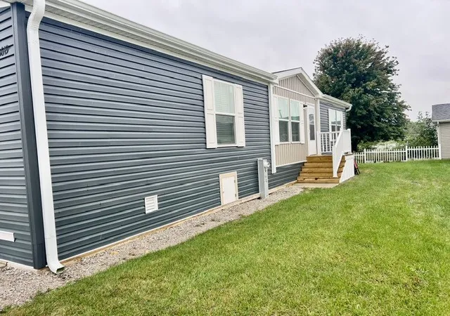Photo 3 of Manufactured home for sale at 23649 W Lakepoint Dr, Channahon, IL 60410 | MLS# 12773428 | Listing updated on 2026-10-06