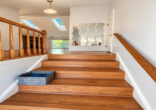 Photo 3 of Townhouse for sale at 1006 Brentwood Cir, Buffalo Grove, IL 60089 | MLS# 12773431 | Listing updated on 2026-10-09