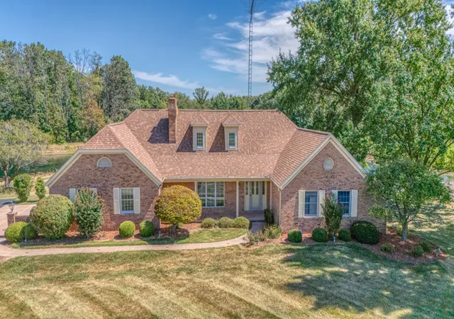 Photo 1 of Single family home for sale at 17046 N Tolle Ln, Mt Vernon, IL 62864 | MLS# 12773440 | Listing updated on 2026-10-07