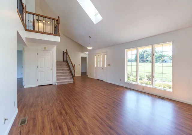 Photo 4 of Single family home for sale at 17046 N Tolle Ln, Mt Vernon, IL 62864 | MLS# 12773440 | Listing updated on 2026-10-07