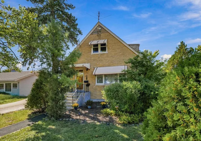 Photo 1 of Single family home for sale at 2916 South 9th Ave, Broadview, IL 60155 | MLS# 12773452 | Listing updated on 2026-10-07
